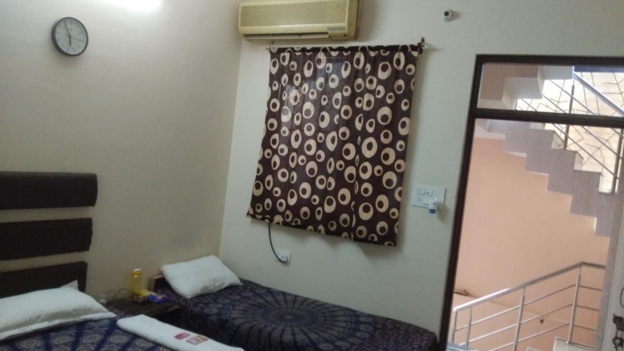 Sudha Sadan Bed & Breakfast Lucknow Oda fotoğraf